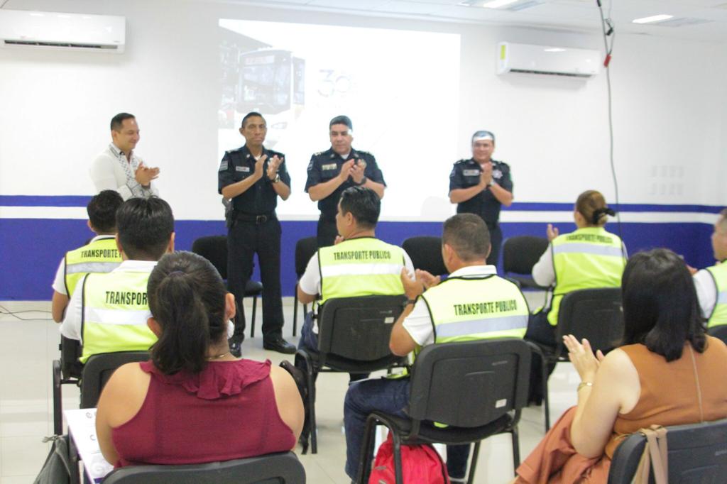 Capacitan En Seguridad A Inspectores Del Transporte Municipal