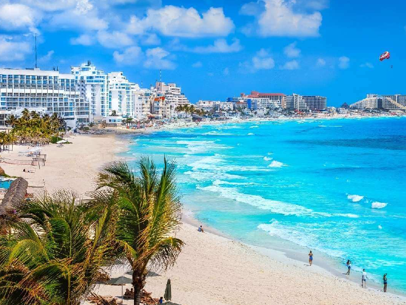 Cancún se mantiene dentro de los 3 destinos con mayor nivel de